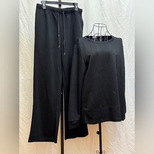 244 - Women's Black Relaxed Fit Jogger Set